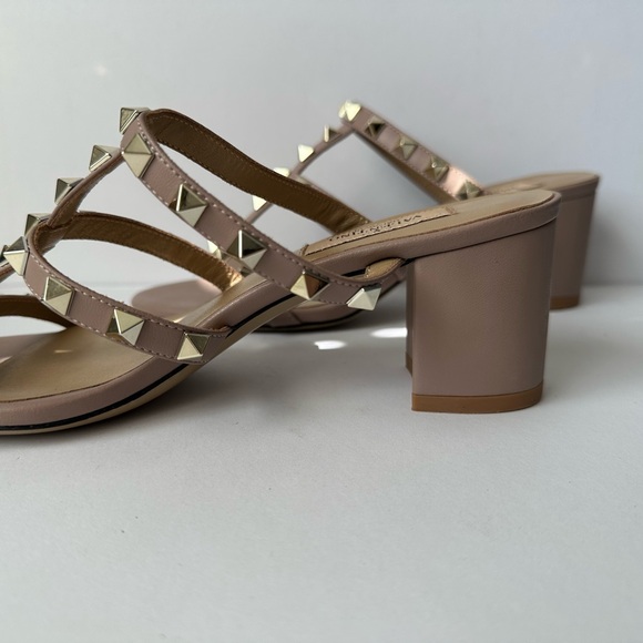 Valentino Garavani Rockstud Nude Leather Slide Sandals Gold Studs size 36 - Picture 2 of 12